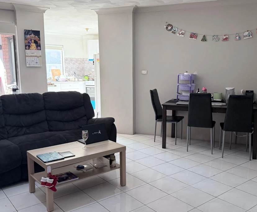 Furnished room in a flatshare