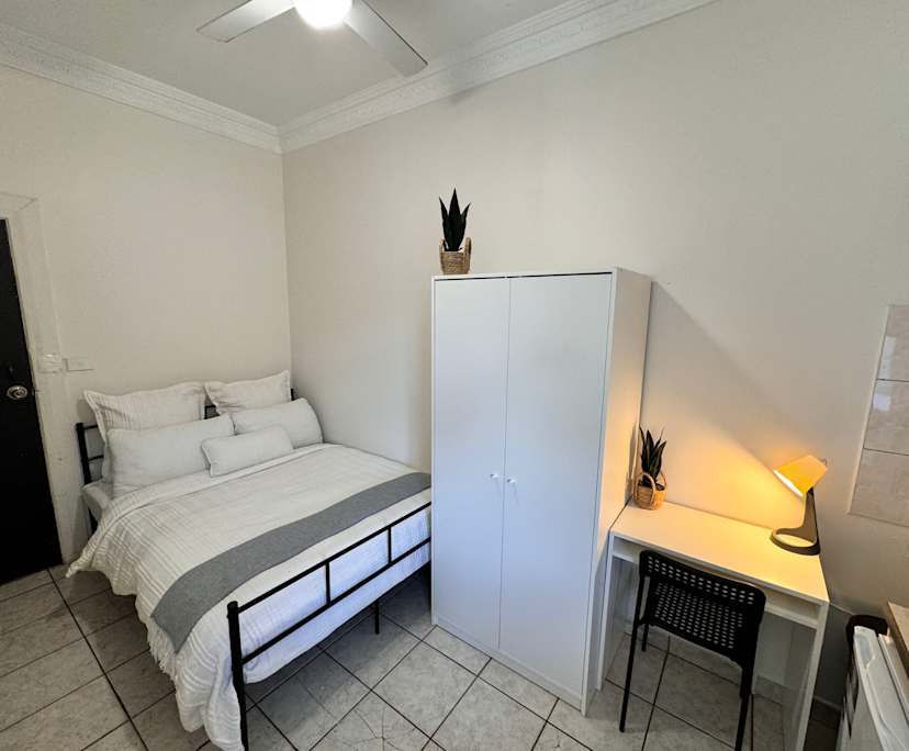 $450, Studio, 1 bathroom, Enmore NSW 2042