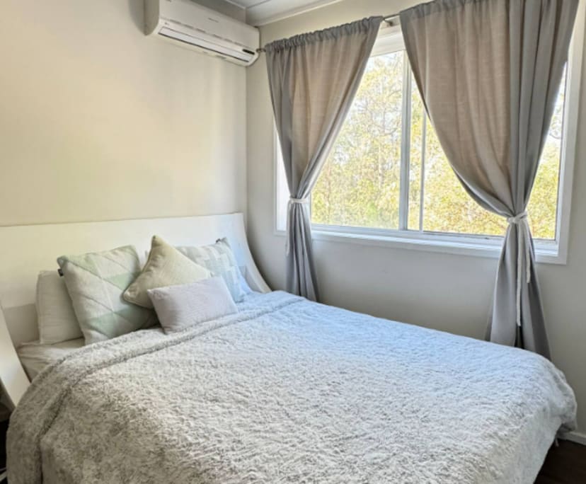 Furnished room in a flatshare
