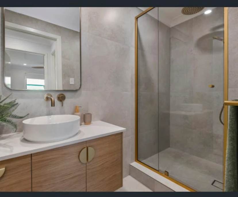 Room in a share house