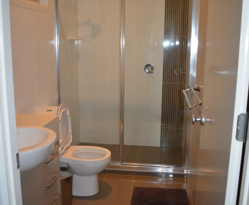 $220, Student-accommodation, 3 bathrooms, West End QLD 4101