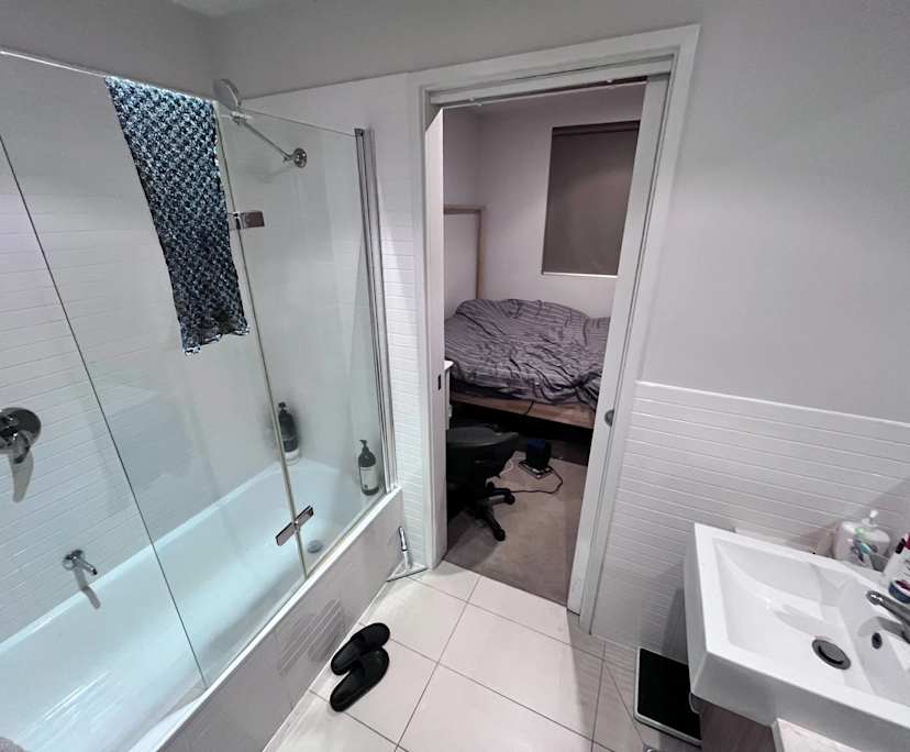 Furnished room with own bathroom