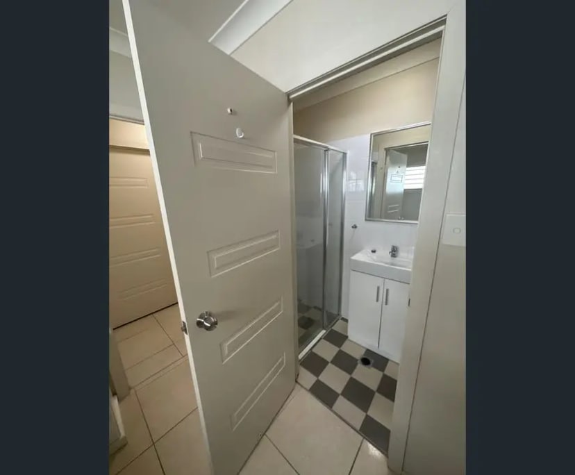 $295, Share-house, 5 bathrooms, Saint Lucia QLD 4067