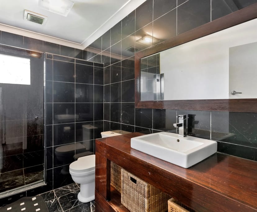 $230, Share-house, 6 bathrooms, Camp Hill QLD 4152