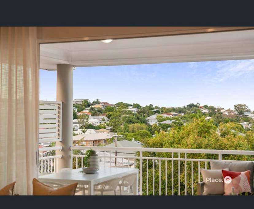 Unfurnished room in a flatshare