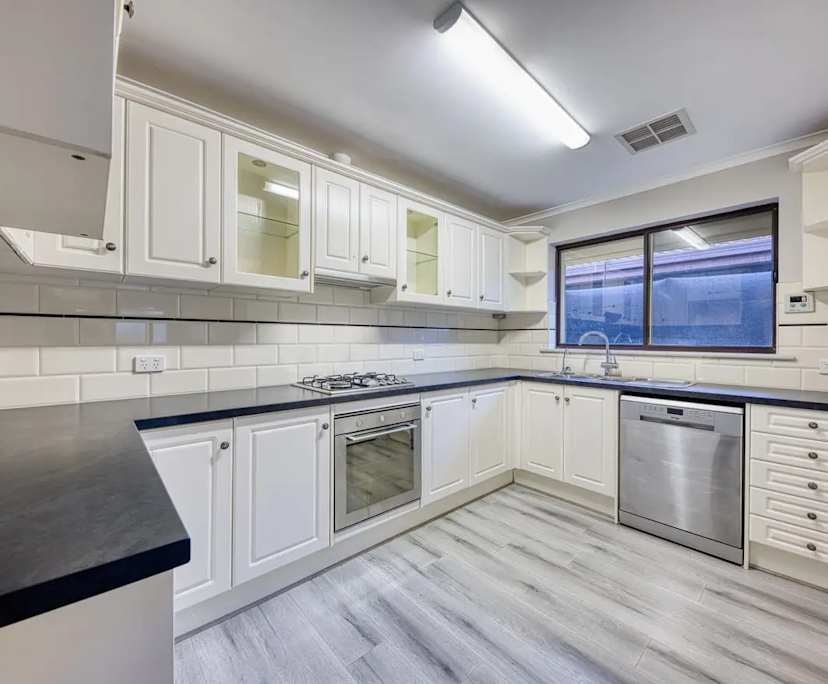 Room in a share house