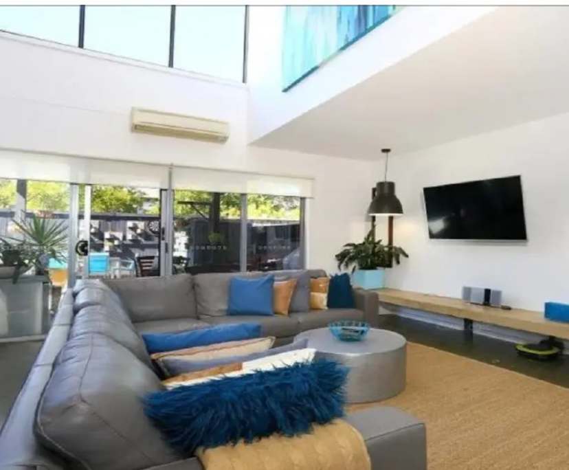 $350, Share-house, 3 bathrooms, Varsity Lakes QLD 4227