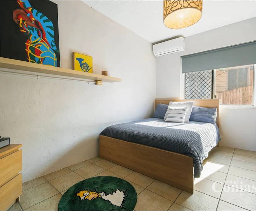 Room in a share house