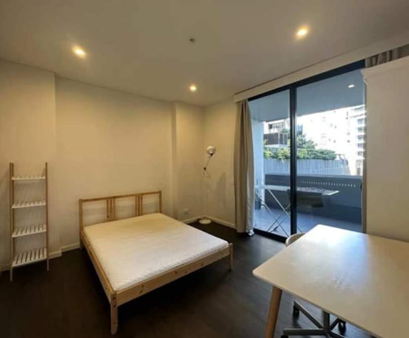 Furnished room in a flatshare