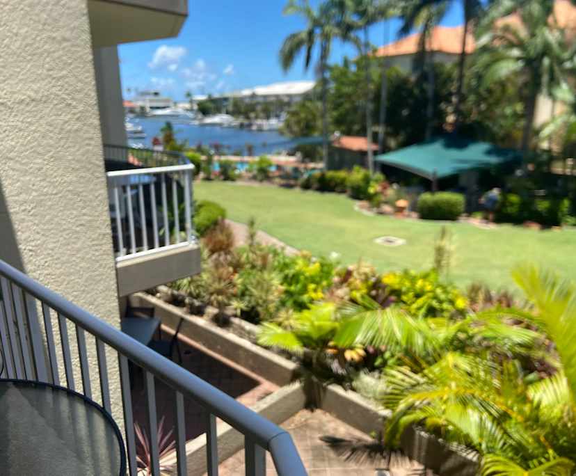 $450, Flatshare, 2 bathrooms, Runaway Bay QLD 4216