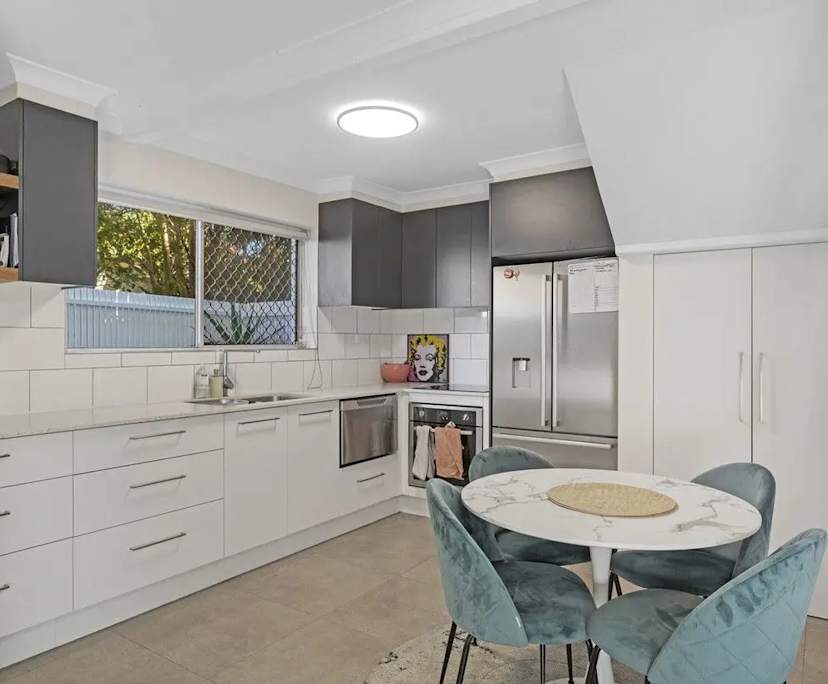 $325, Share-house, 3 bathrooms, Burleigh Heads QLD 4220