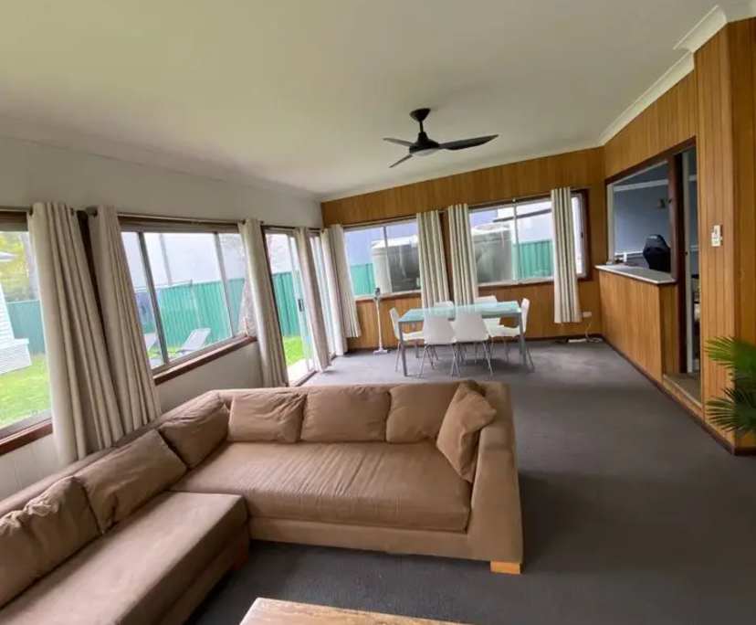 Furnished room in a share house
