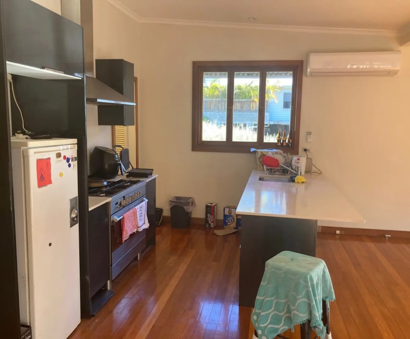 $350, Share-house, 3 bathrooms, Paddington QLD 4064