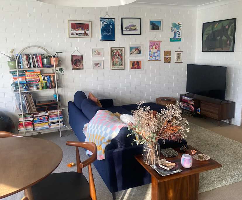 Unfurnished room in a flatshare