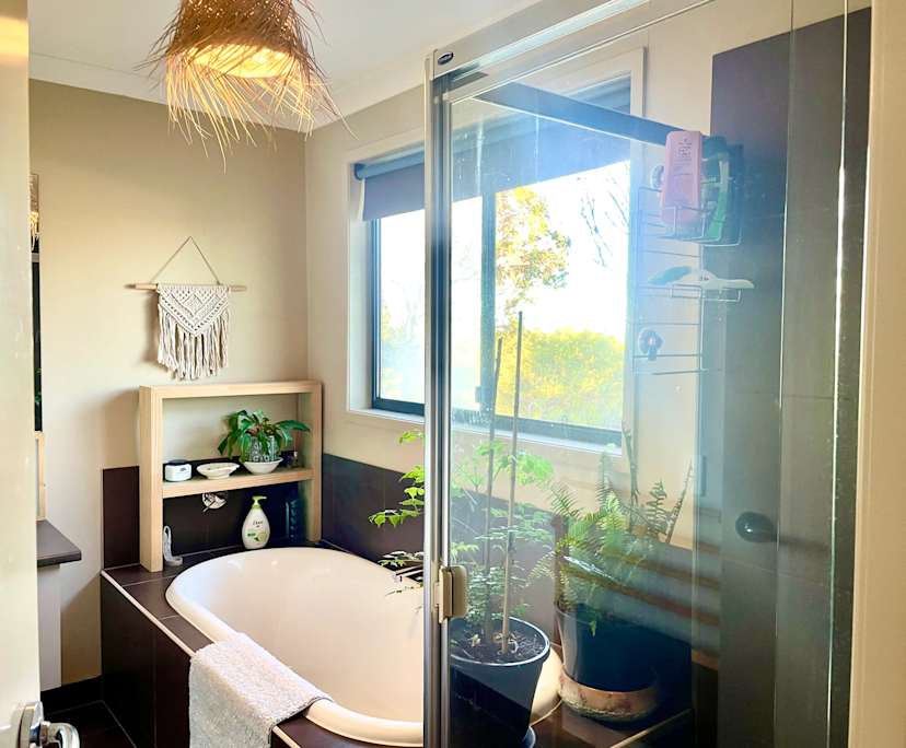 $220, Share-house, 3 bathrooms, Torquay VIC 3228