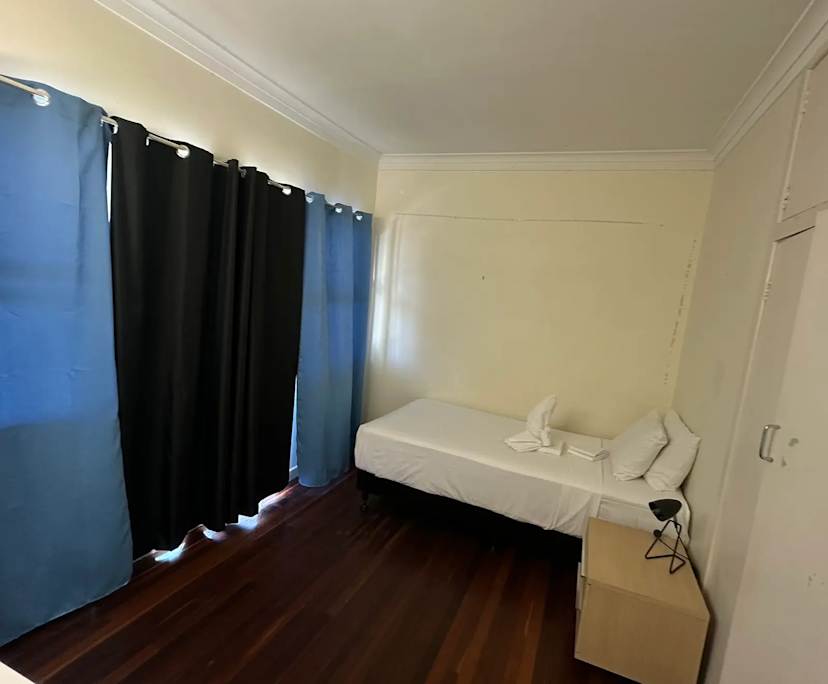 $290, Flatshare, 3 bathrooms, Toowong QLD 4066