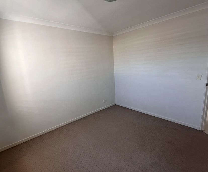 $320, Flatshare, 2 bathrooms, Manly QLD 4179
