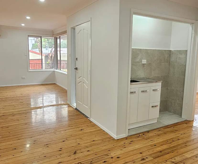 $850, Whole-property, 3 bathrooms, Toongabbie NSW 2146