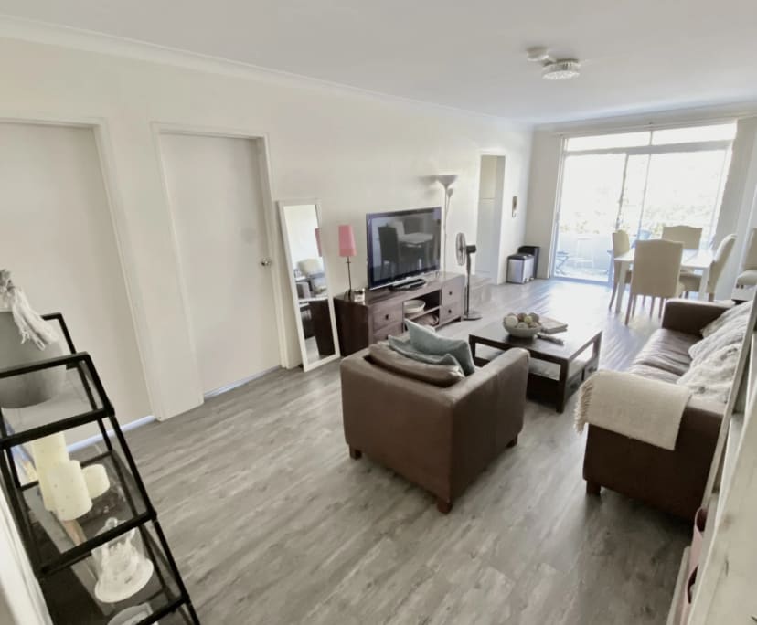 Furnished room in a flatshare