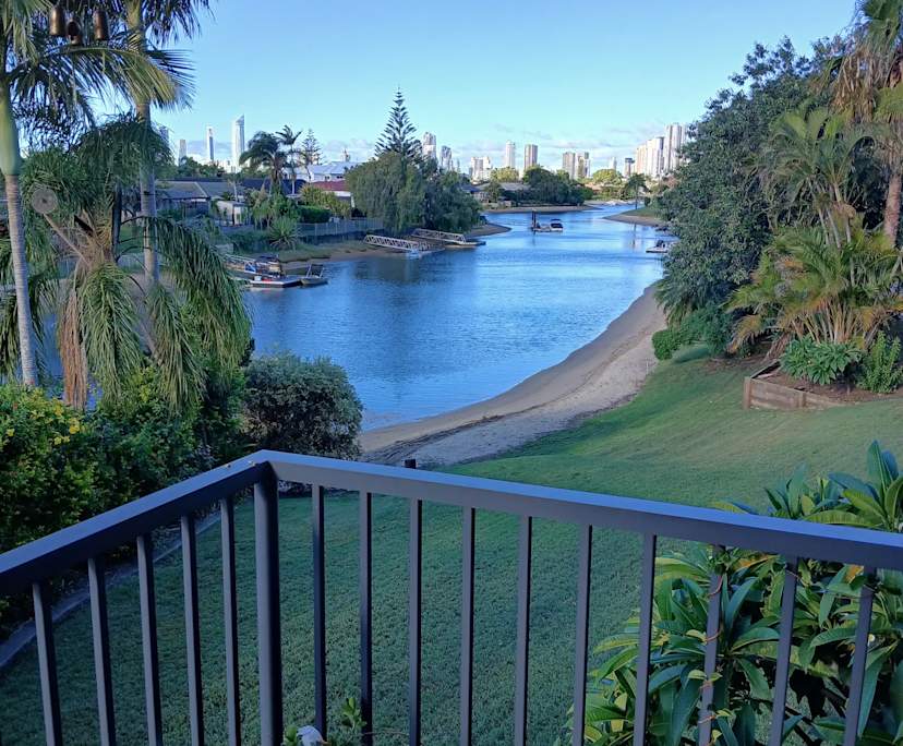 Furnished room with ensuite in a flatshare