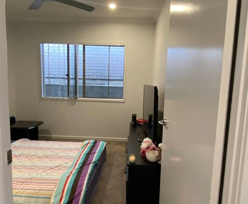 $250, Share-house, 4 bathrooms, Holmview QLD 4207