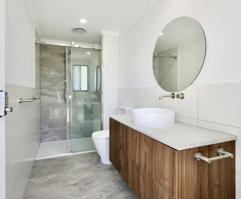 Whole property with 6 rooms for rent