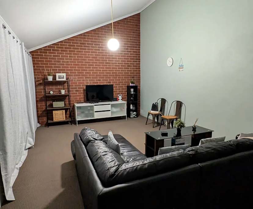 Whole property with 2 rooms for rent