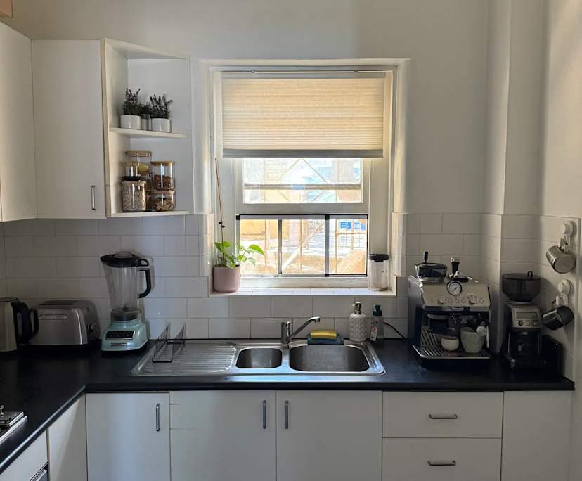 $1,000, 1-bed, 1 bathroom, North Bondi NSW 2026