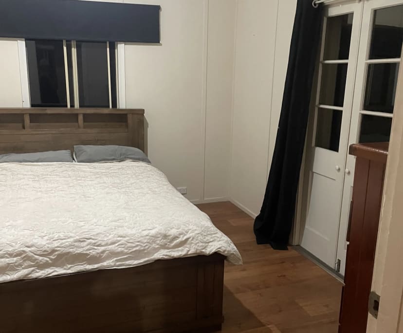 Room in a share house