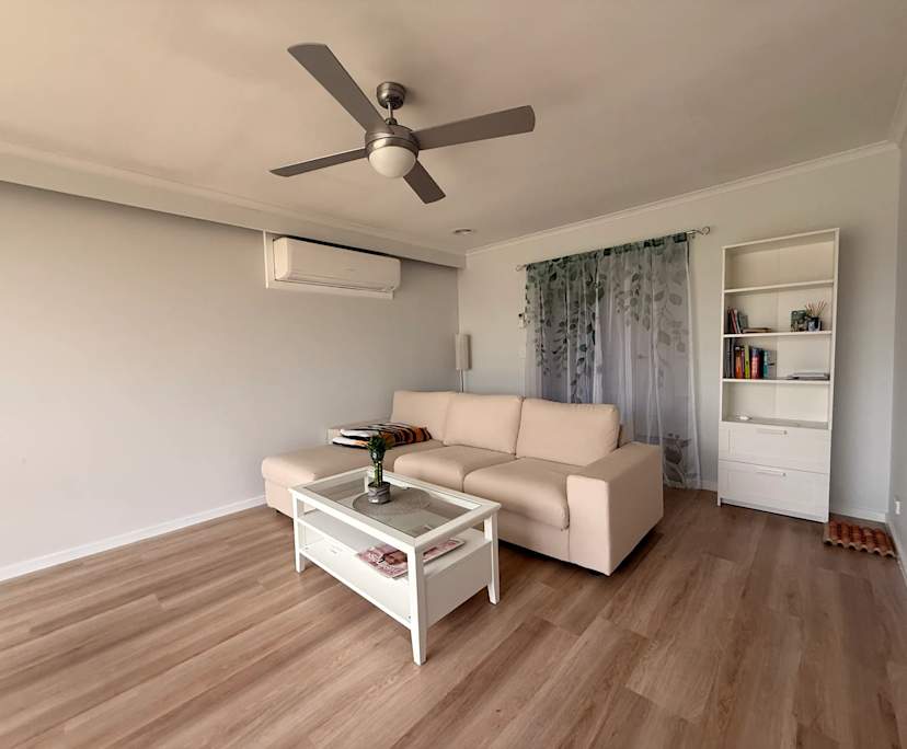 Room in a share house