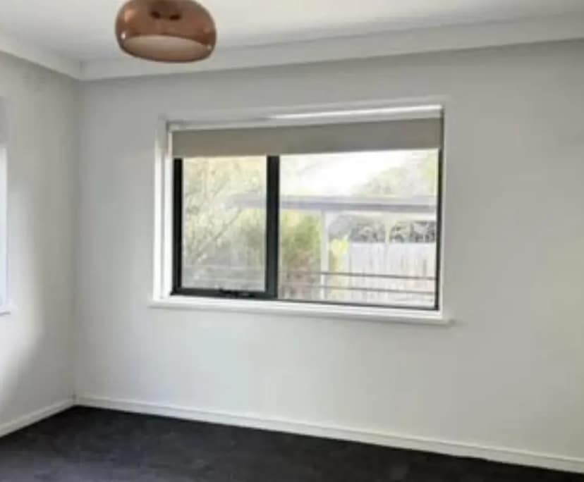Unfurnished room in a flatshare