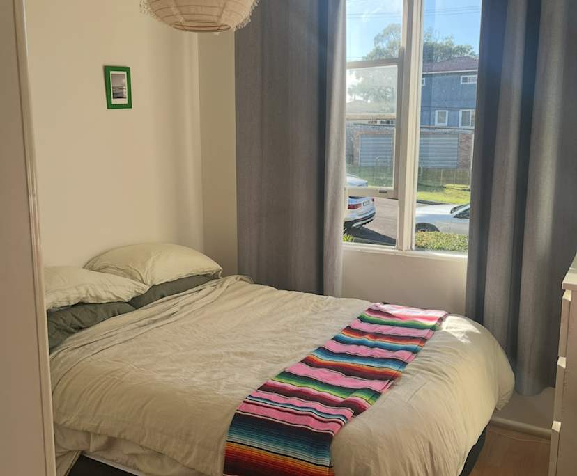 Furnished room in a flatshare