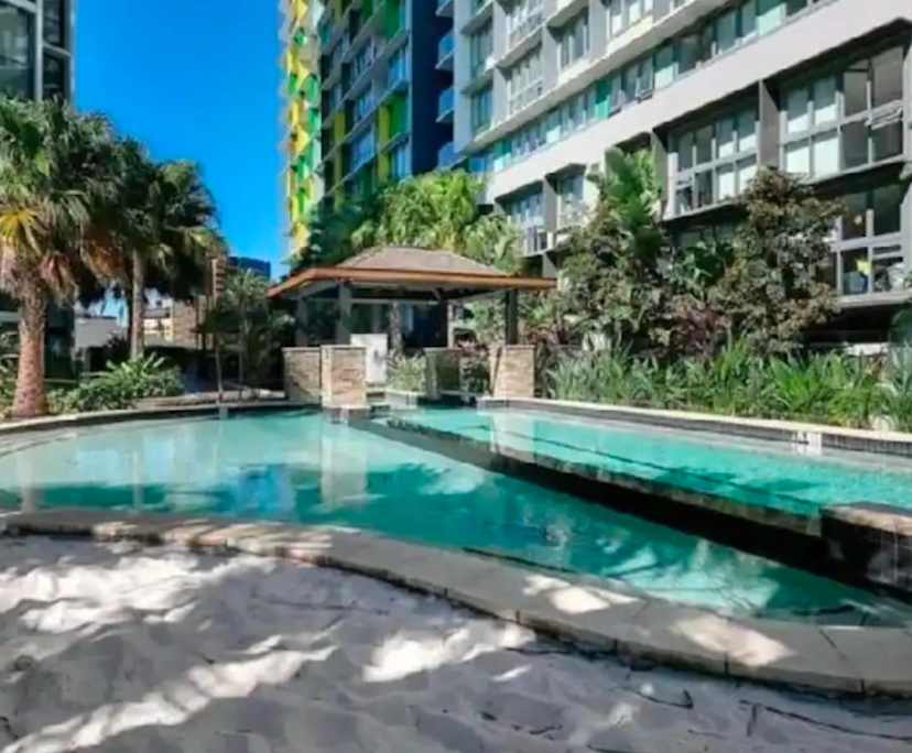 Furnished room with ensuite in a flatshare