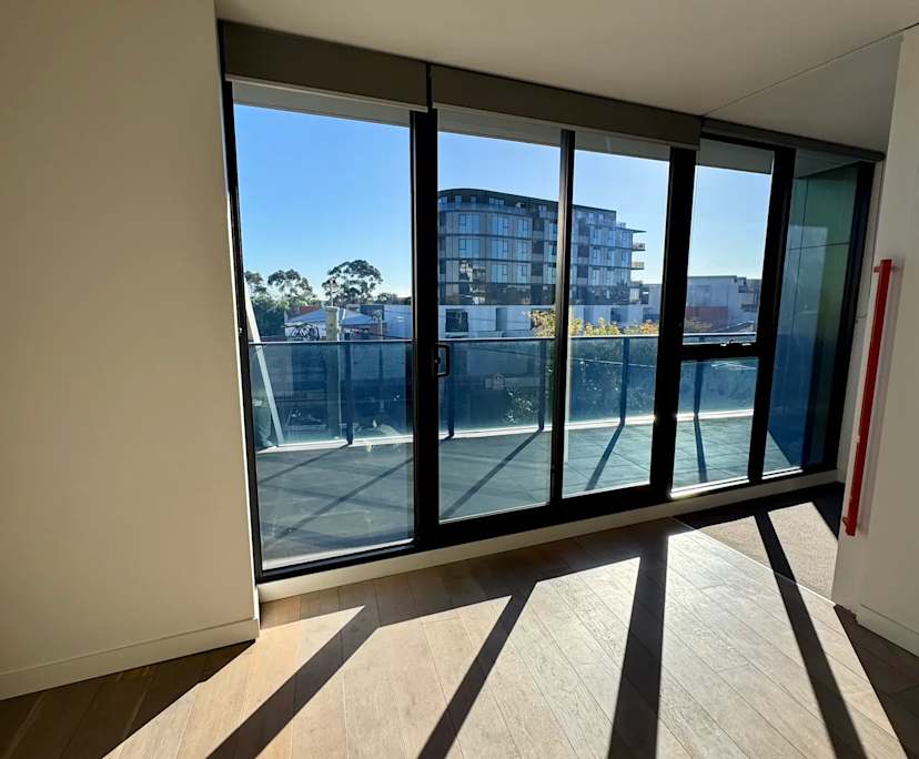 Unfurnished room with own bathroom