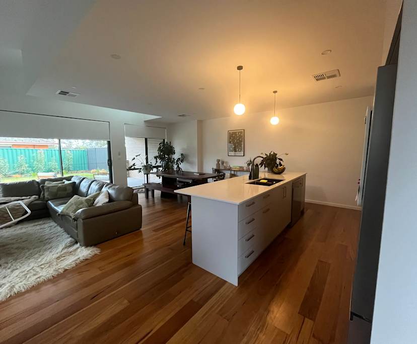Room in a share house