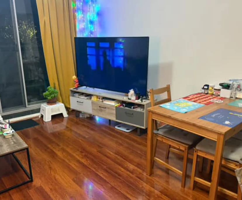 Furnished room with ensuite in a flatshare