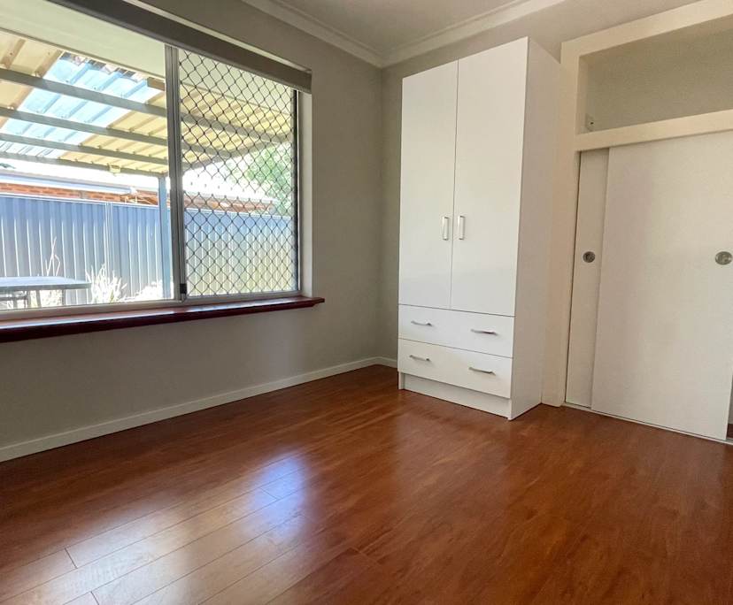 Whole property with 3 rooms for rent