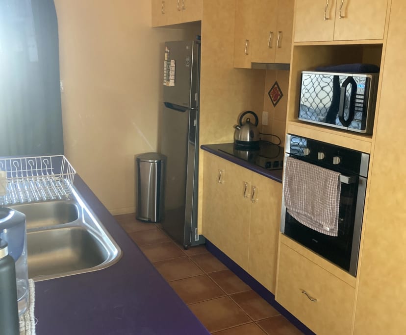 $300, Share-house, 3 bathrooms, Glenella QLD 4740