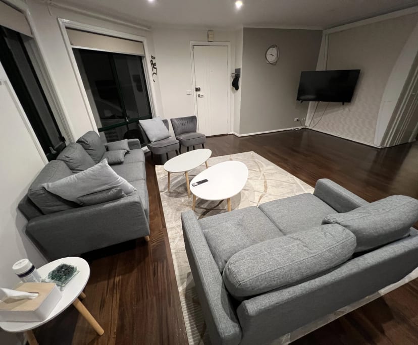 Furnished room in a flatshare