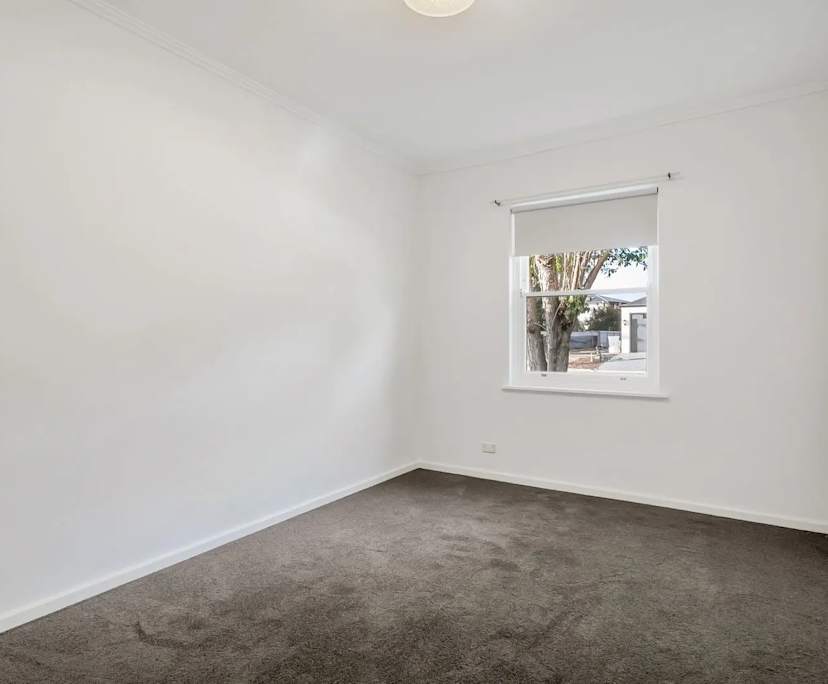 Unfurnished room in a share house