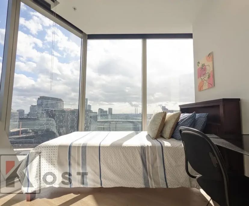 Furnished room in a flatshare