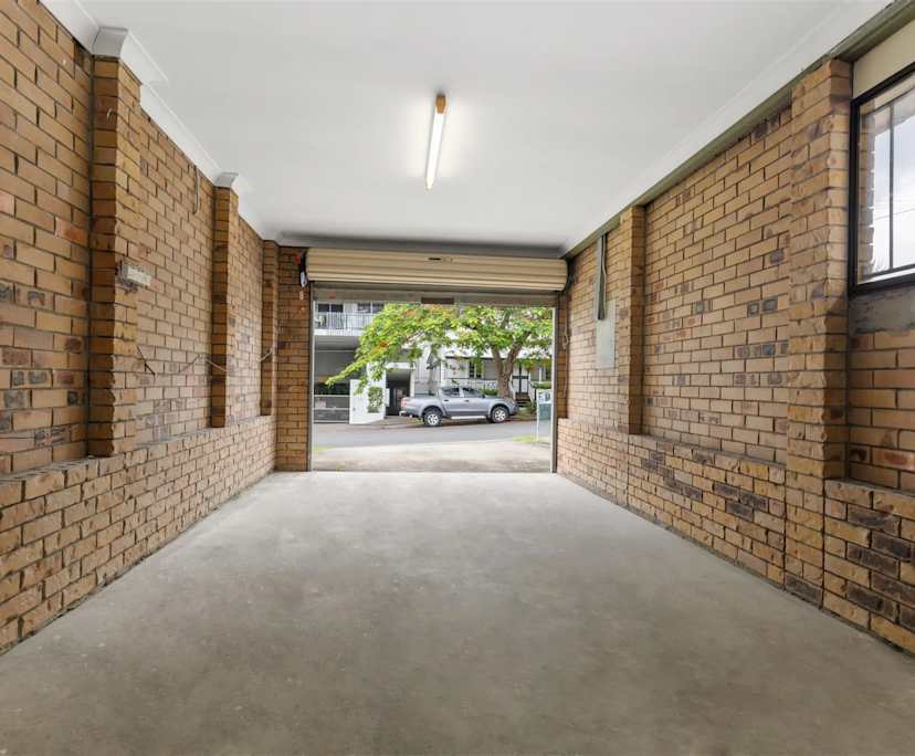 $650, 1-bed, 1 bathroom, Wooloowin QLD 4030