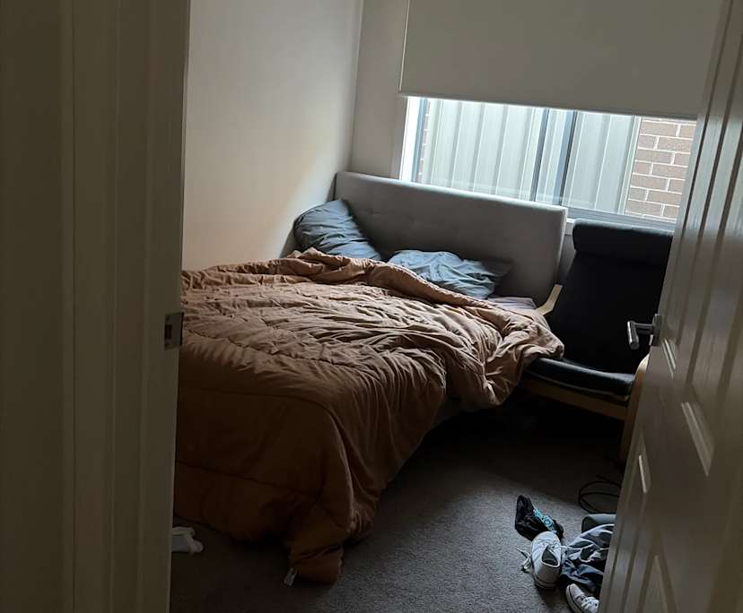 Unfurnished room in a share house