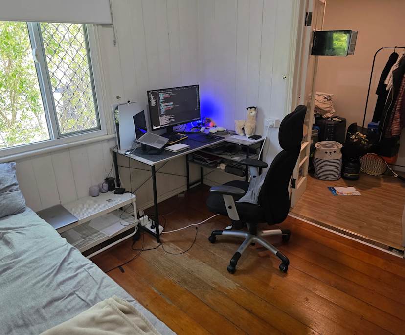 Furnished room in a share house