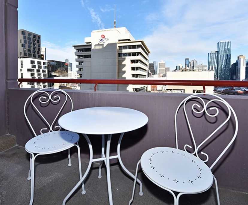 $925, Whole-property, 2 bathrooms, Melbourne VIC 3000