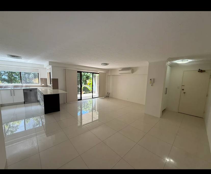 $260, Flatshare, 3 bathrooms, Mermaid Beach QLD 4218