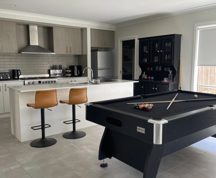 Unfurnished room with own bathroom