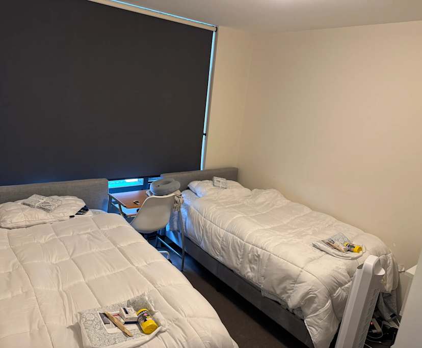 Furnished room with ensuite in a flatshare