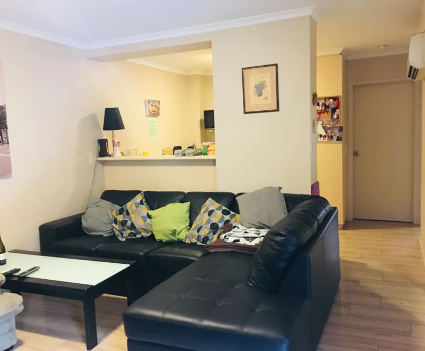 Furnished room in a flatshare