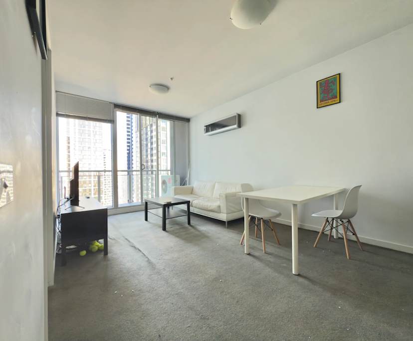 Furnished room in a flatshare